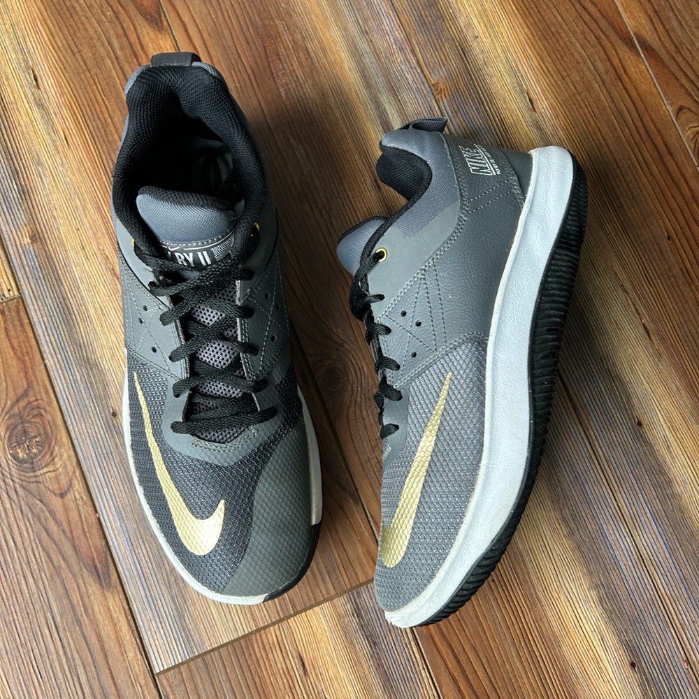 Nike Fly By II low top athletic sneaker gray gold. Men’s 9